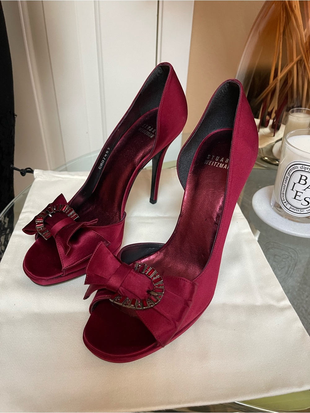 Stuart Weitzman Satin Peep Toe Pumps Size 9 Burgundy Bow Crystal Heels - Picture 12 of 15
